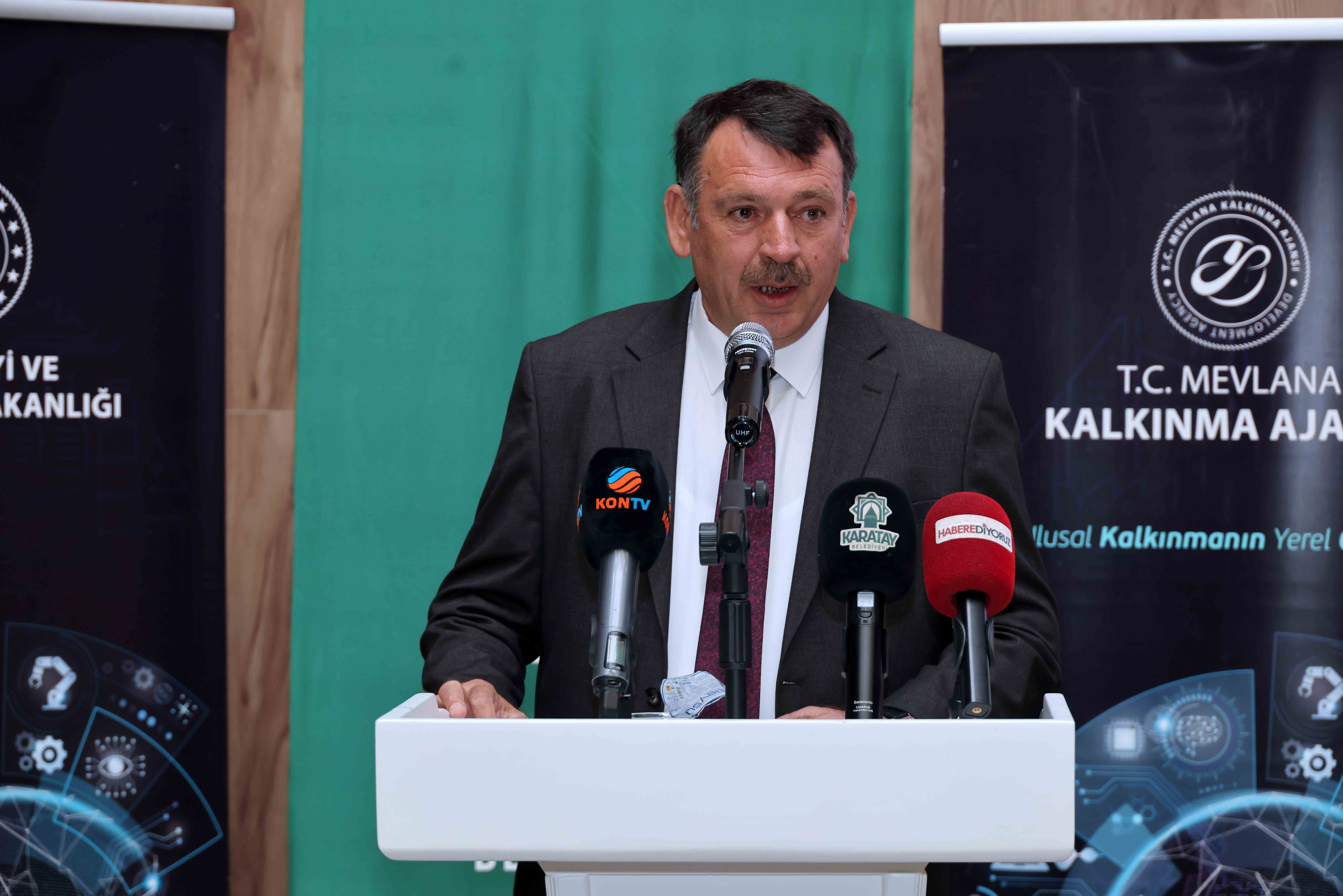 ilmek-ilmek-anadoludakilerle-kenevirden-hadim-bezine-projesi-karatayda-tanitildi-4.jpg