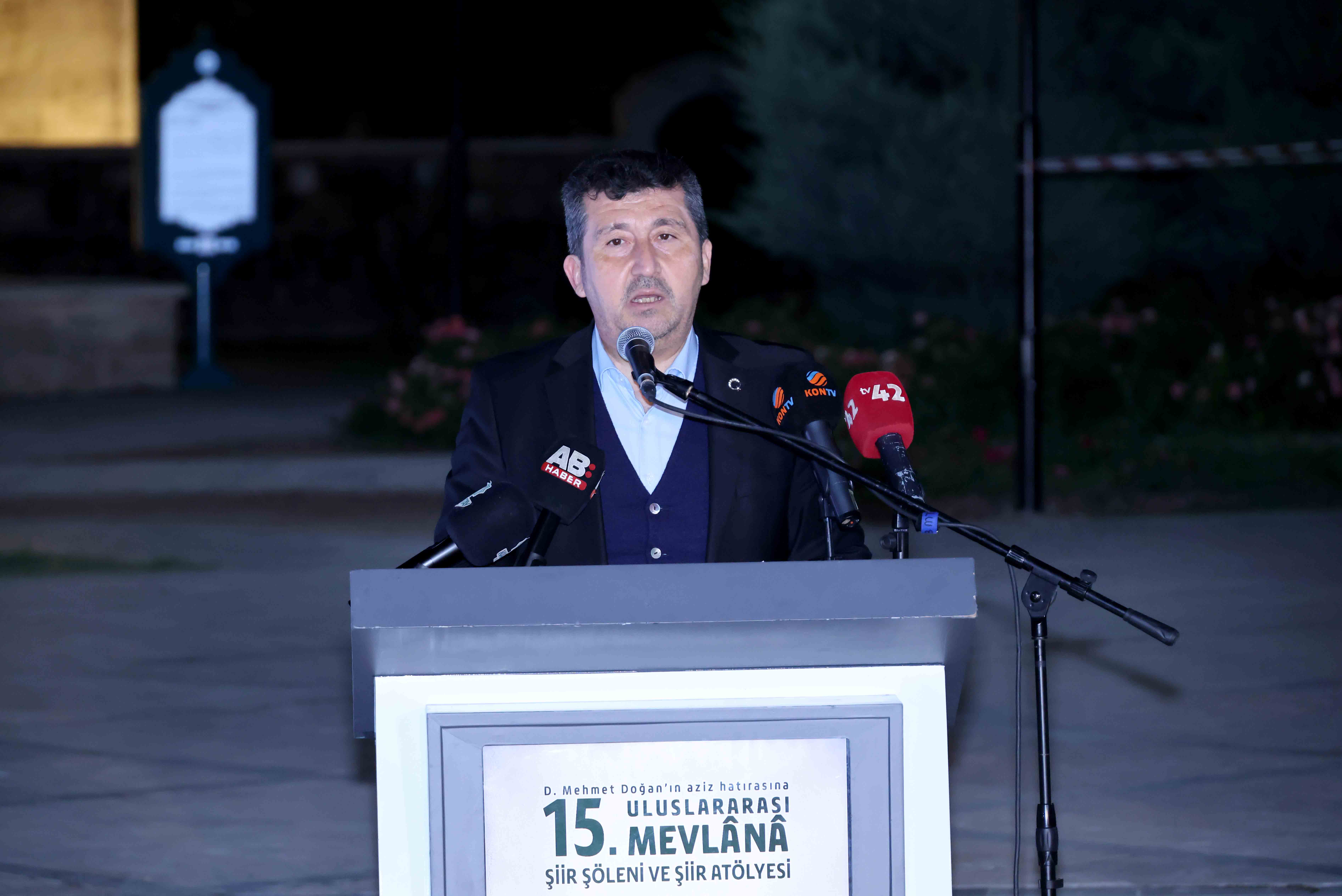 15-uluslararasi-mevlana-siir-soleni-gerceklestirildi-7.jpg