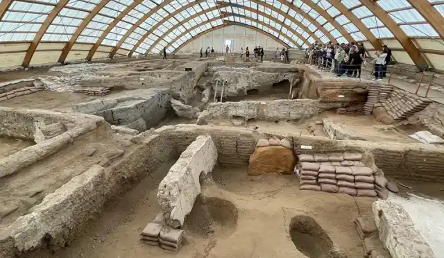 700-catalhoyuk-gezilecek-yerler-001.webp