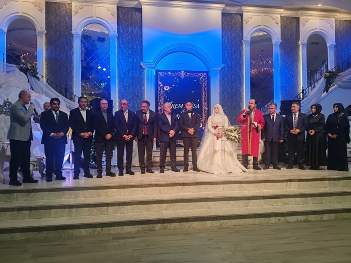bilgic-ve-akay-ailelerinin-mutlu-gunu-13.jpg
