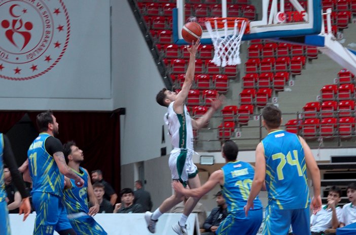 karatay-belediyespor-potada-yoluna-kayipsiz-devam-ediyor-3.jpg
