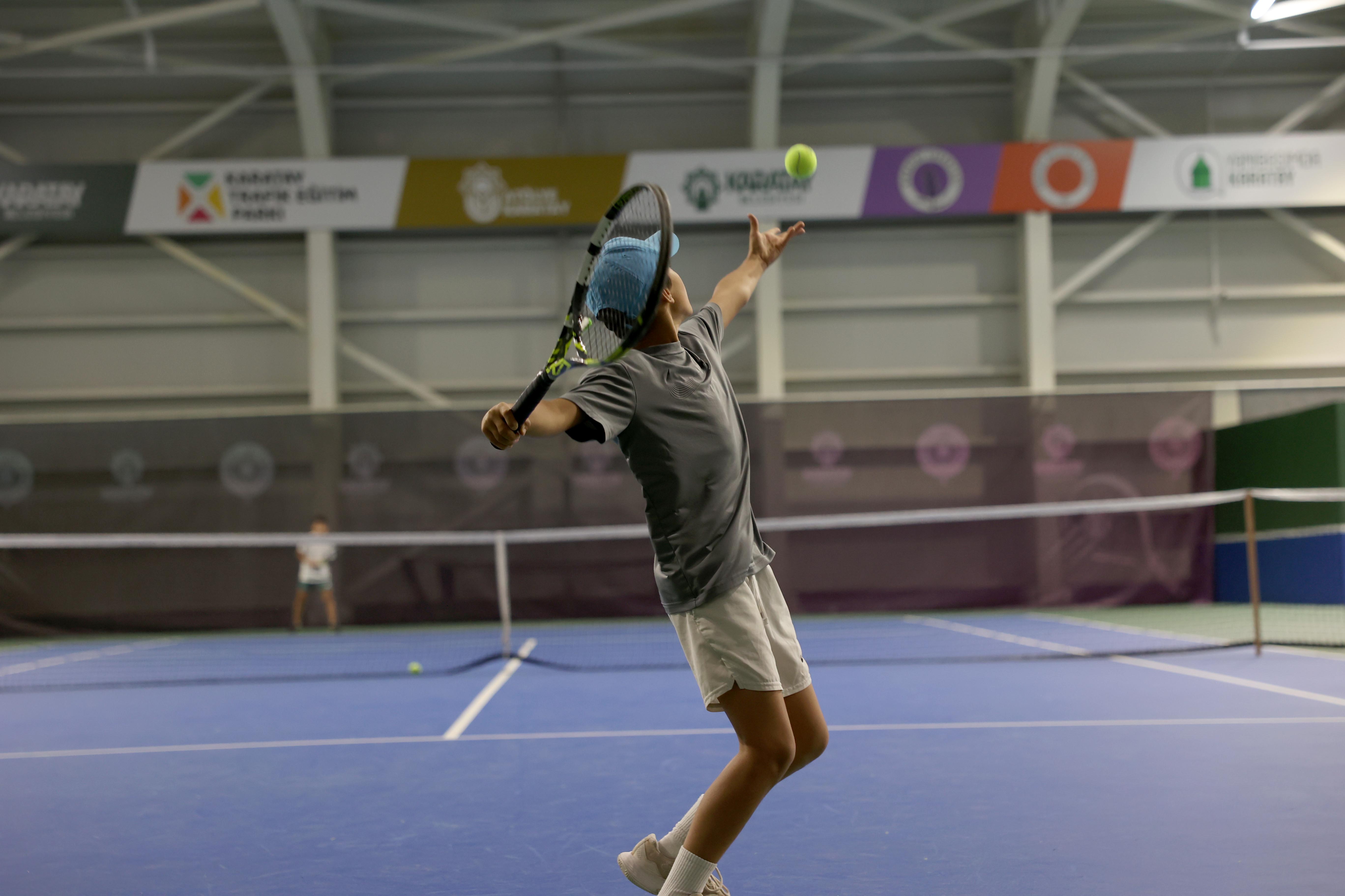 29-ekim-cumhuriyet-bayrami-tenis-turnuvasi-karatayda-tamamlandi-3.jpg