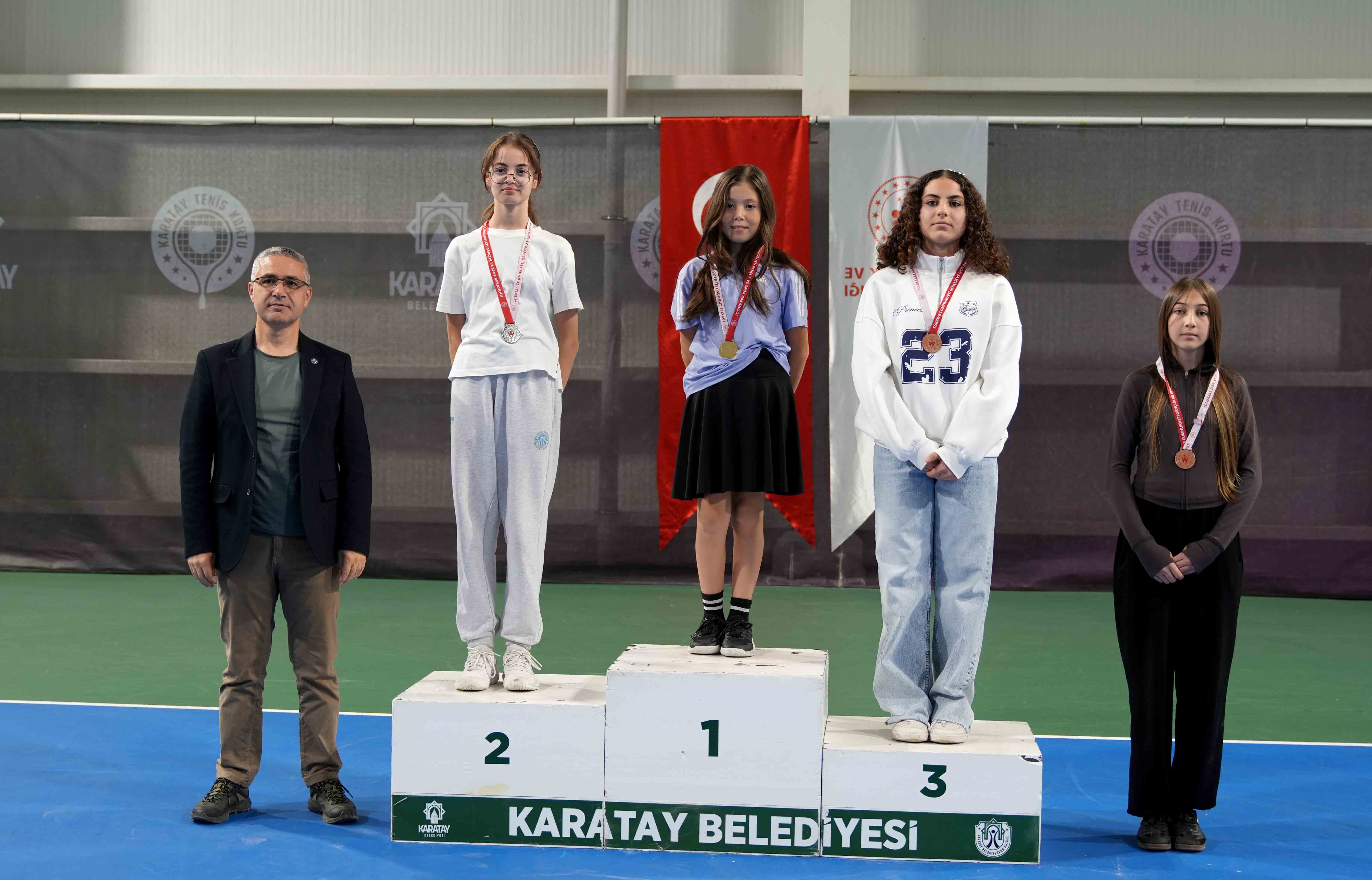 29-ekim-cumhuriyet-bayrami-tenis-turnuvasi-karatayda-tamamlandi-6.jpg