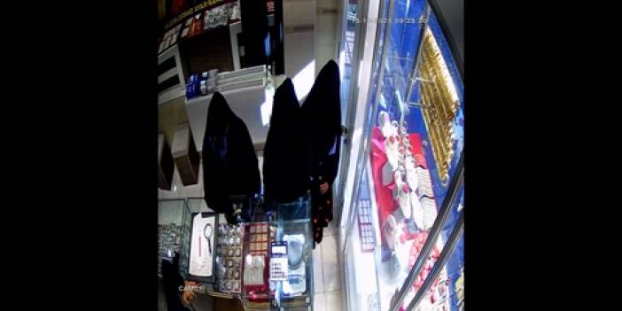 Konya'da çarşaflı 3 kadının, kuyumcudan 1 milyon 200 bin liralık soygunu kamerada