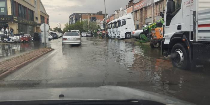 Konya’da şiddetli yağış hayatı olumsuz etkiledi