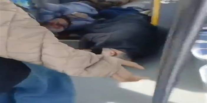 Halk otobüsünde bıçakla dehşet saçtı: 1 ölü, 2 yaralı