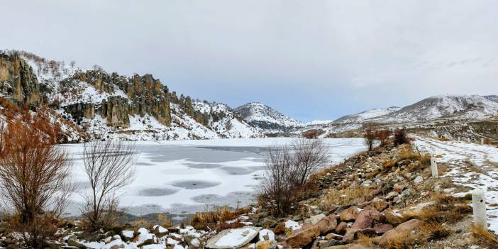 Konya'da Bulumya Göleti Buz Tuttu