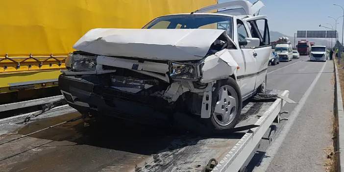 Konya'da zincirleme kaza: 3 otomobil çarpıştı, 9 yaralı var
