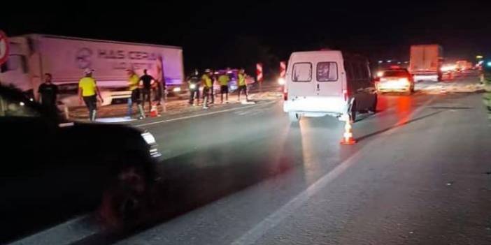 Konya'da otomobil ile kamyonet çarpıştı araçlardan biri devrildi: Ölü yaralılar var