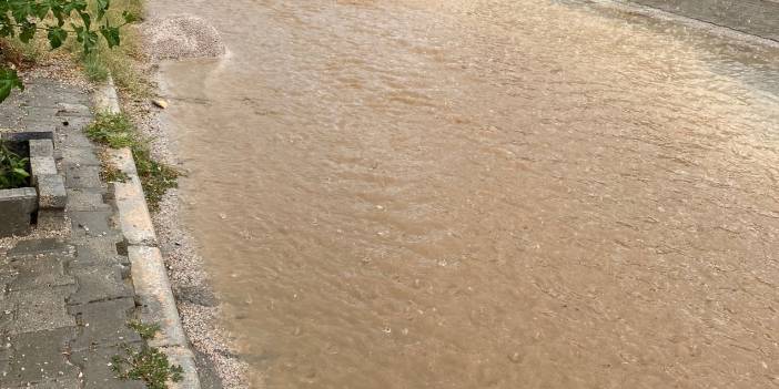 Konya'nın o ilçesinde gök yarıldı! Meteoroloji uyarmıştı