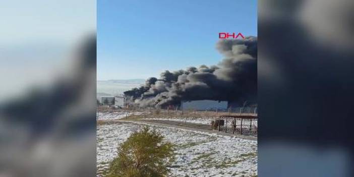 Reklam panosu üretilen atölyede yangın