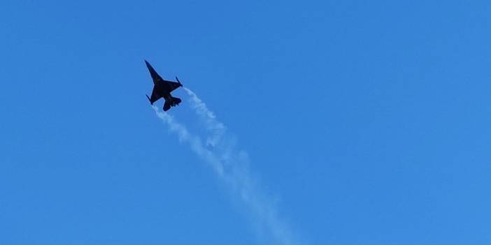 Türk Yıldızları ve SOLOTÜRK, Konya'nın gösteri uçuşu yaptı.